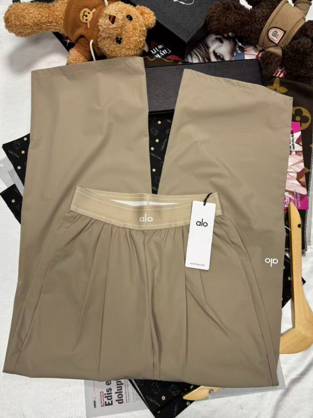 Loose pants🔥Alo Yoga Suit Up Trouser Gravel Color💡30-inch Inner Seam Length - Picture 2 of 14